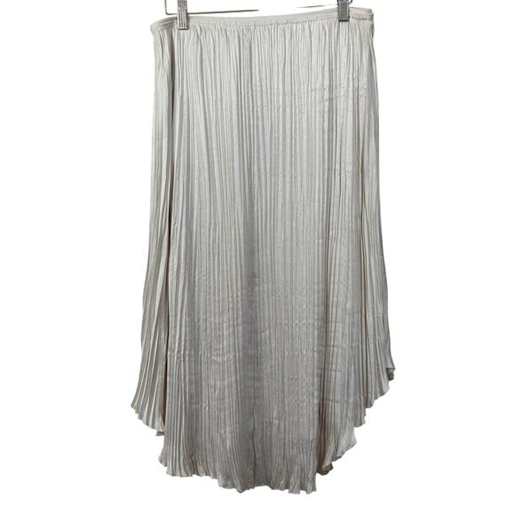 Vince pleated midi skirt, cream, minimalist, classic, luxe casual, feminine - Picture 2 of 5